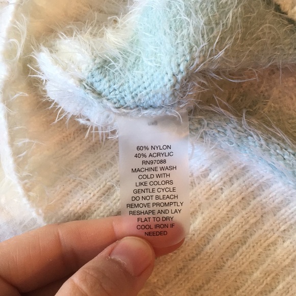 Sweater, feathery and cozy 3/4 sleeve - Picture 5 of 6